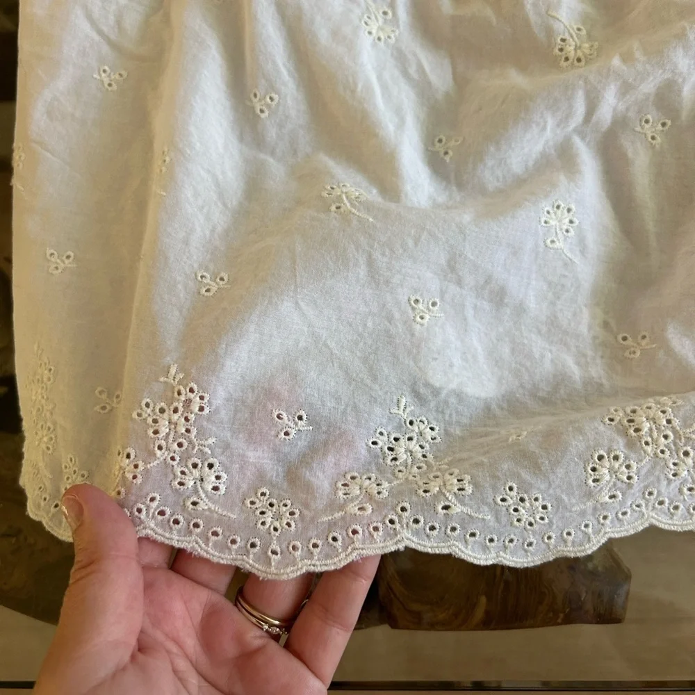 Abercrombie & Fitch white lace trim tank top - Picture 3 of 6